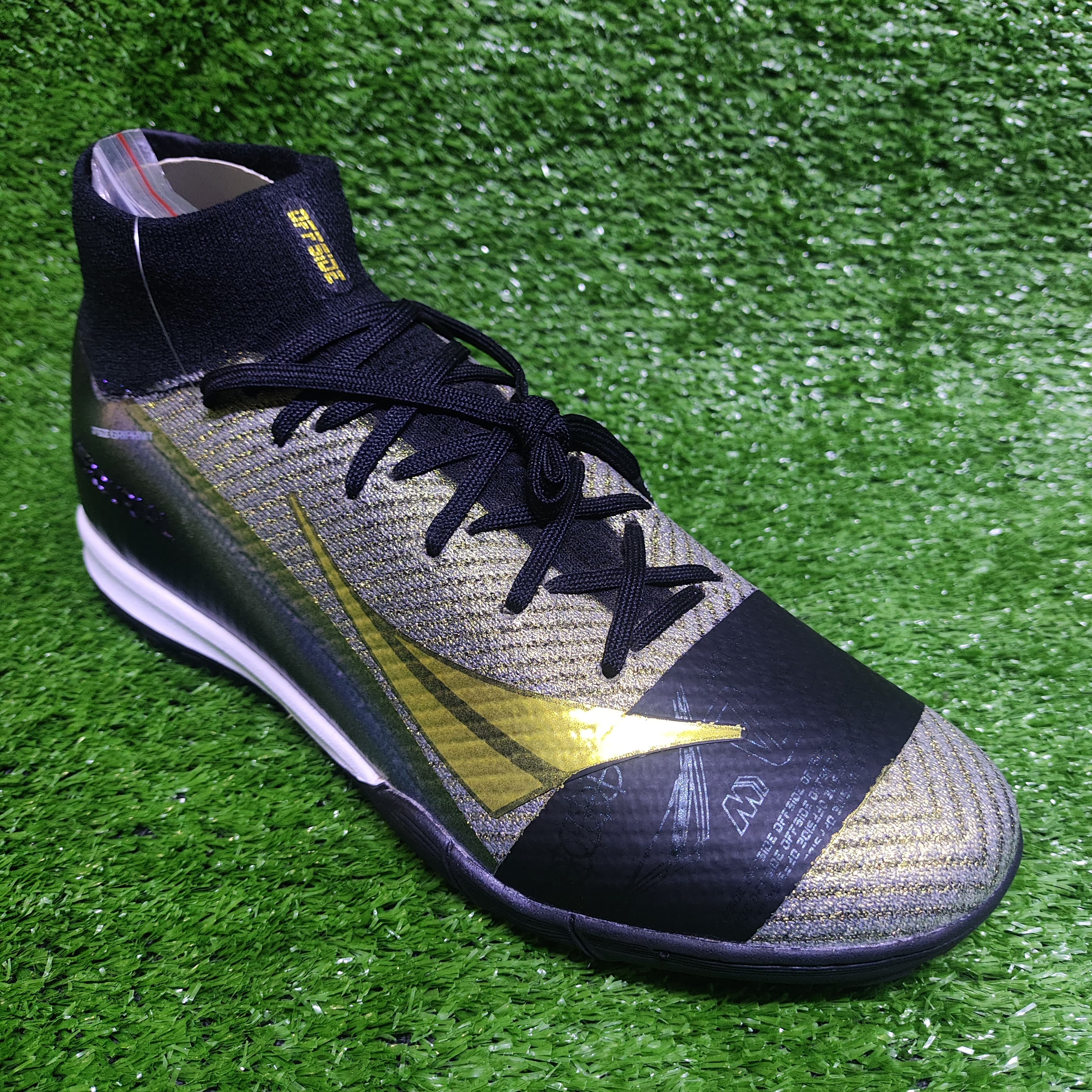 Offside Mercurial trilla